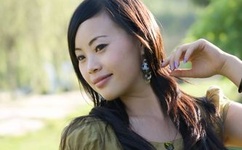 梁靖昆晒全家福